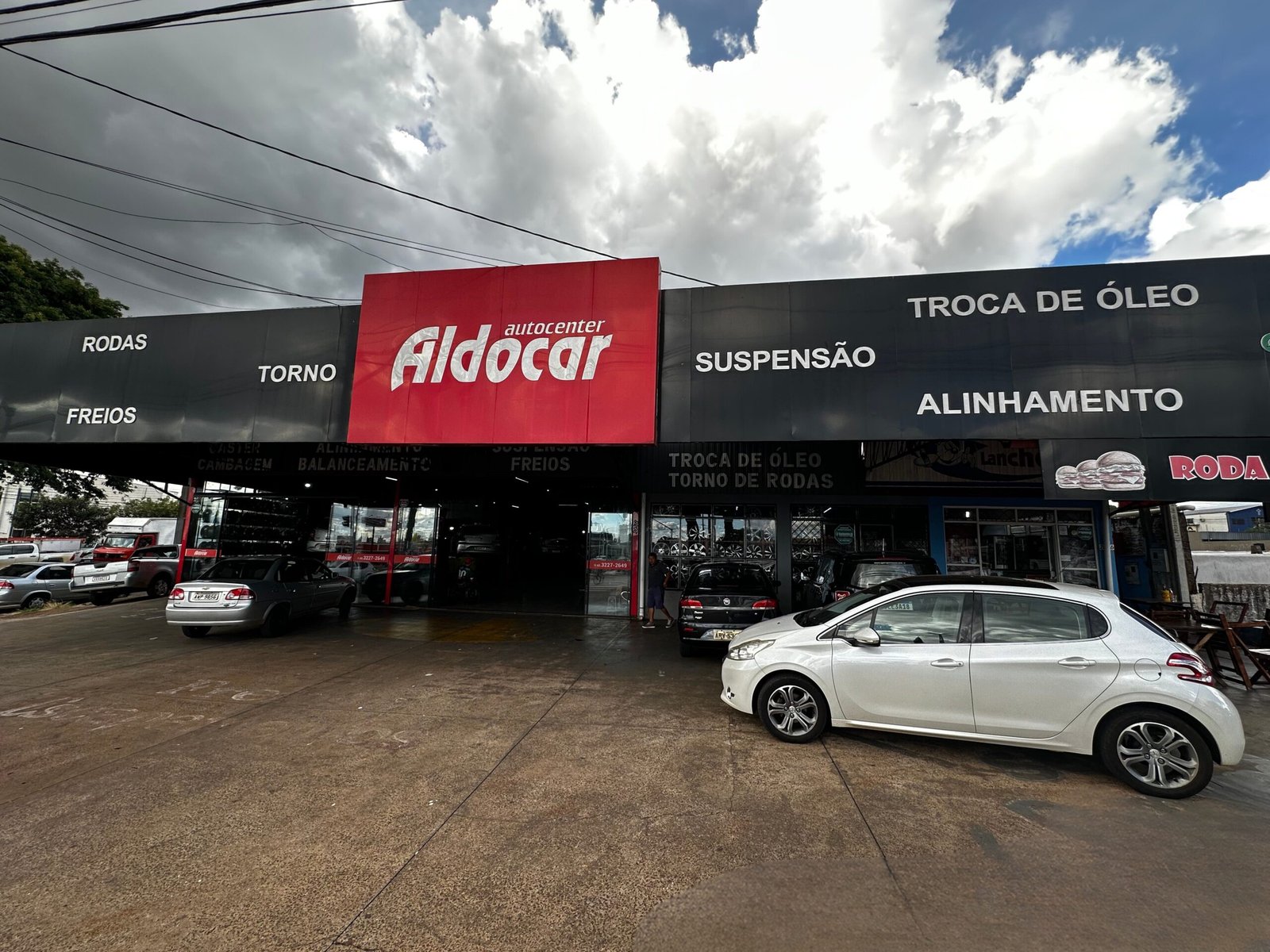 Fachada da Aldocar Auto Center em Cascavel