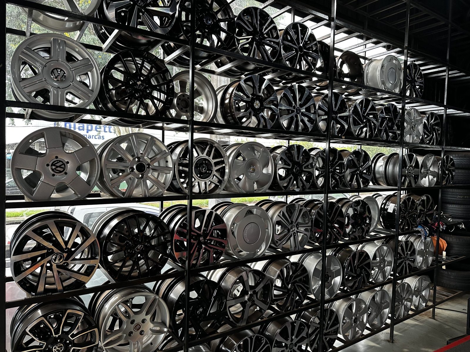 Exposição de rodas da Aldocar Auto Center