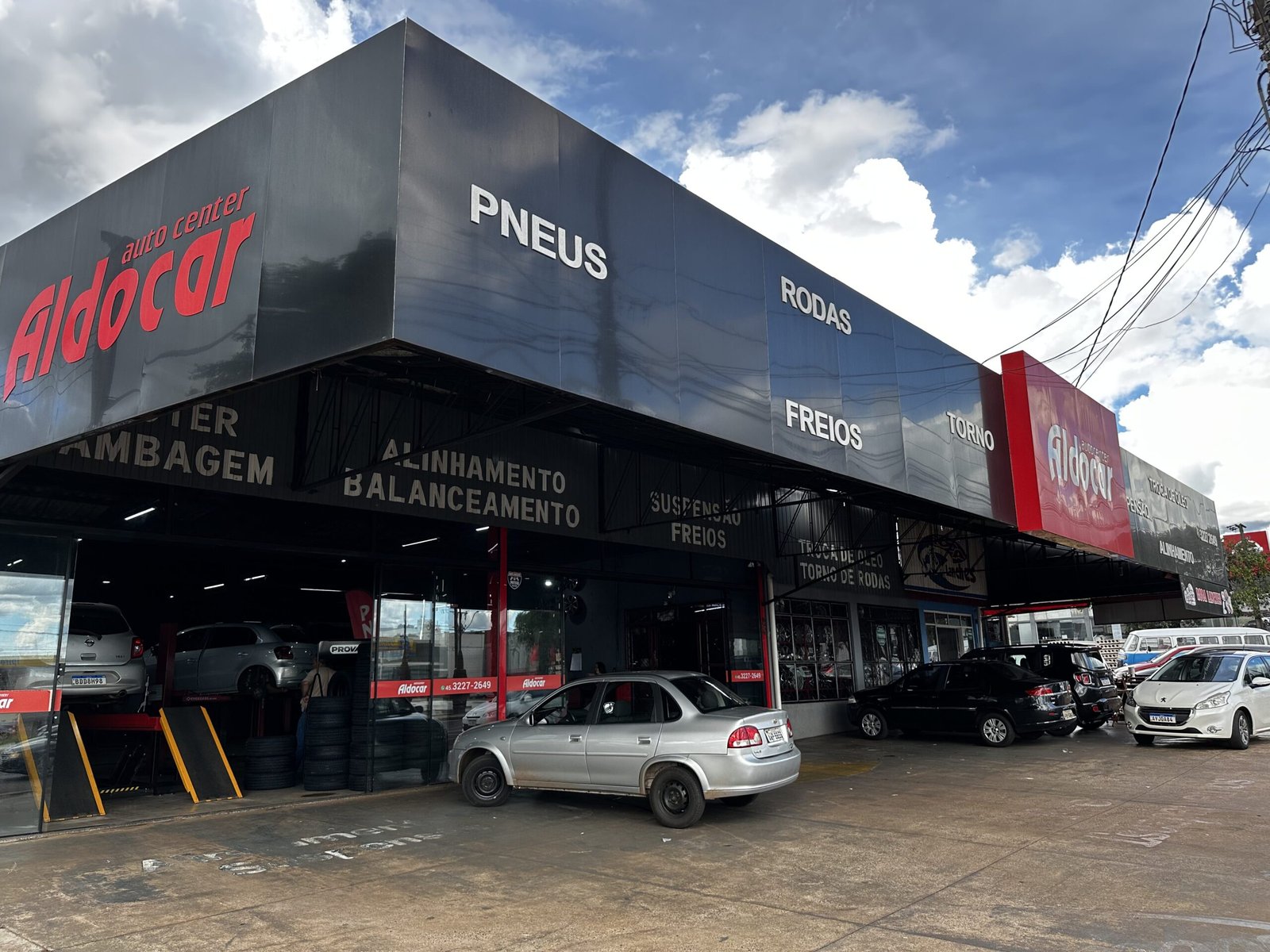 Fachada da Aldocar Auto Center em Cascavel