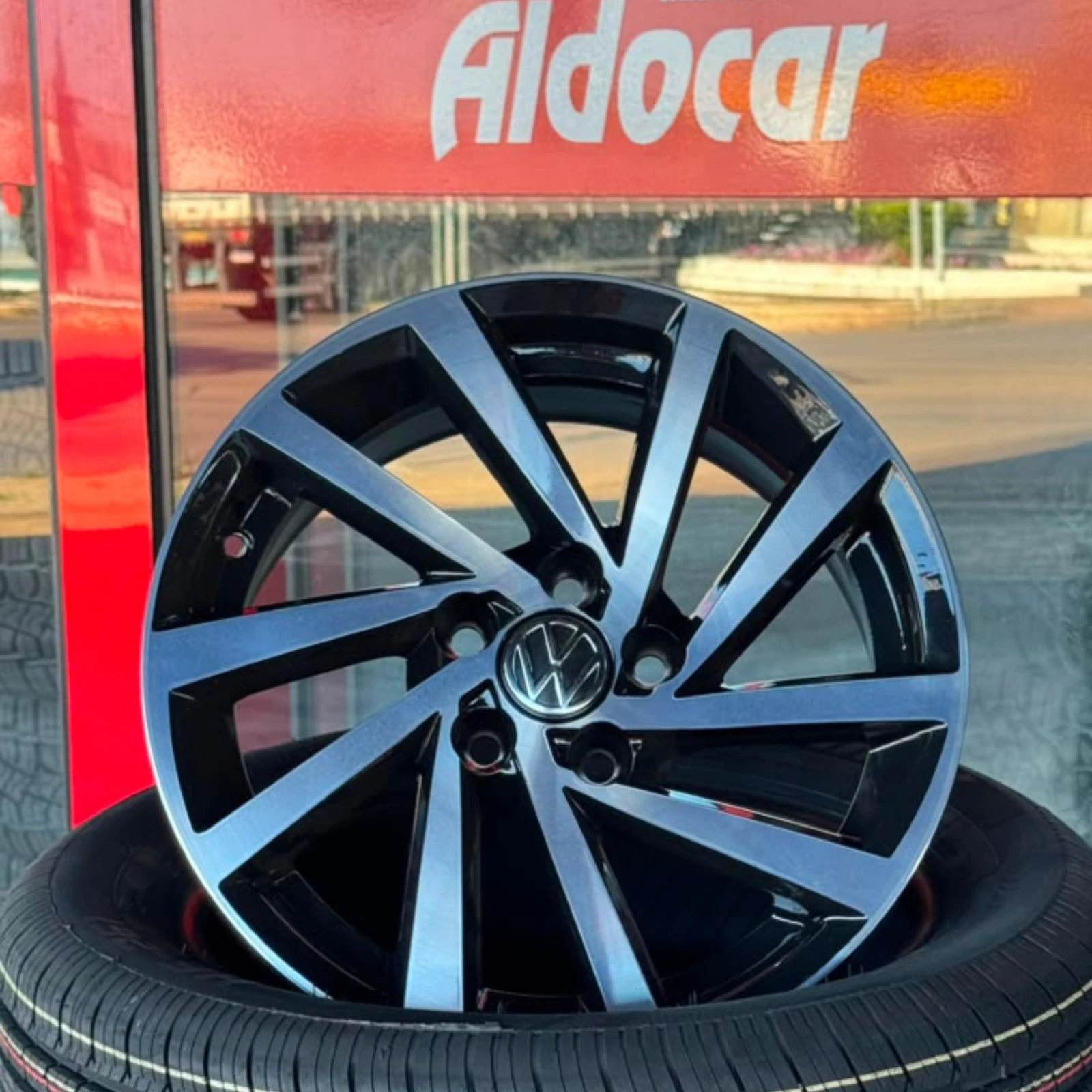 Roda automotiva apresentada pela Aldocar Auto Center